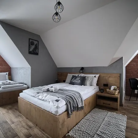 Casa de hóspedes Wolfpack 3*