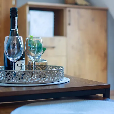 Wolfpack בית הארחה 3*