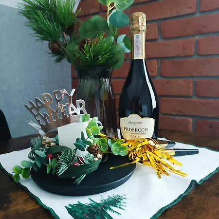 Wolfpack בית הארחה 3*